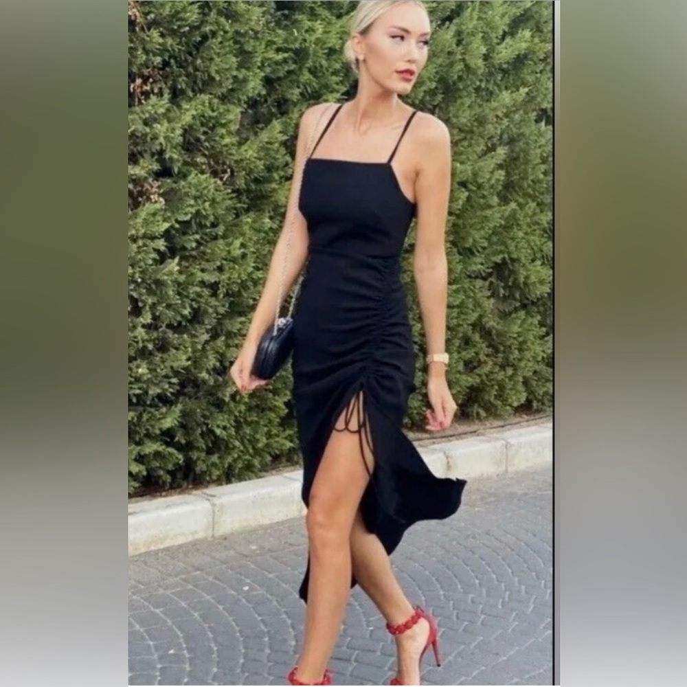 NWT Zara Ruched Midi Dress